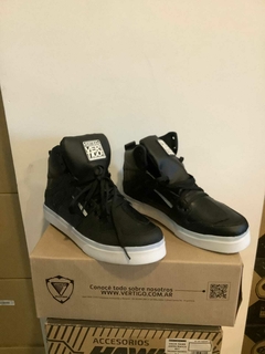 Imagen de ZAPATILLAS VERTIGO C/PUNTA DE ACERO