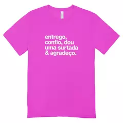 Camisa Feminina Baby Look Confio Mas Surto - loja online