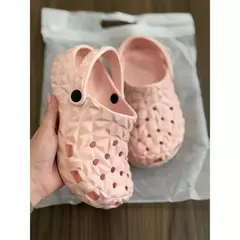 Sandália Crocs Feminino 3D EVA na internet