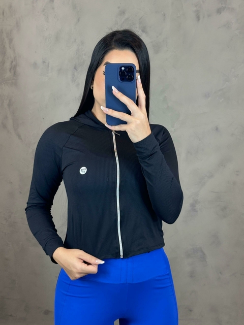 Jaqueta Dry Aero com Capuz na internet