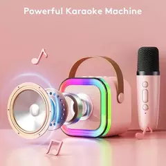 alt="Mini parlante K12 con micrófono incluido y conexión Bluetooth 5.1"