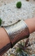 Bracelete de Metal Largo na internet