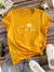 Camiseta Macia de Verão: Estampa Floral e Lettering Exclusiva. na internet