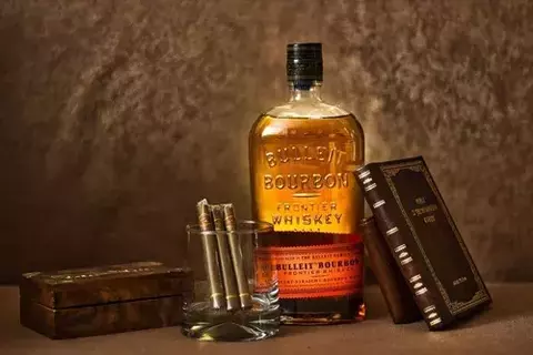 BULLEIT BOURBON 700 cc