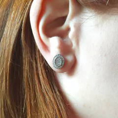 Brinco oval zircônias banho ródio - Lolla Rodriguez Semijoias