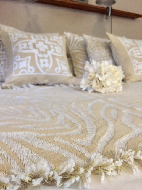 Pie de Cama King Linea Gold