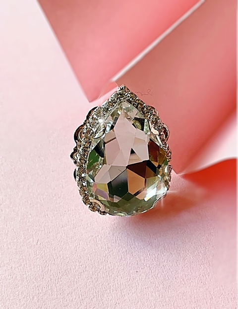 Anillo plateado grande de strass HELGA