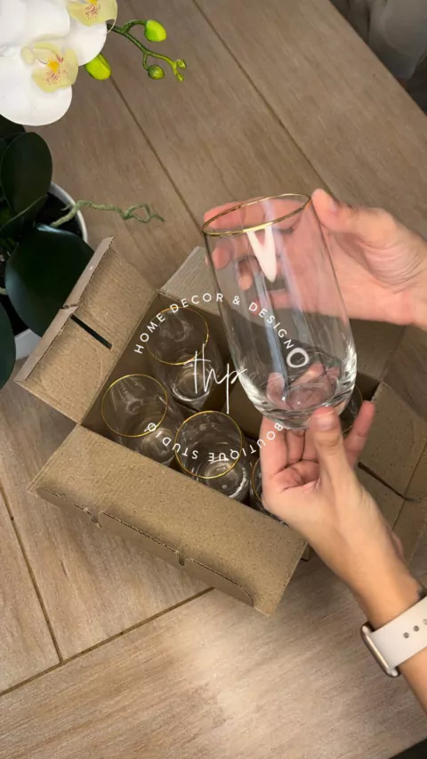 VASO TRANSPARENTE BORDE DORADO