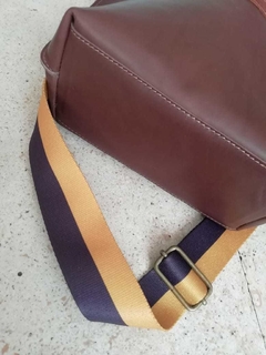 Bolsos 3 Vinos / Bolso Matero - con correa - con logo de empresa - De la Riestra