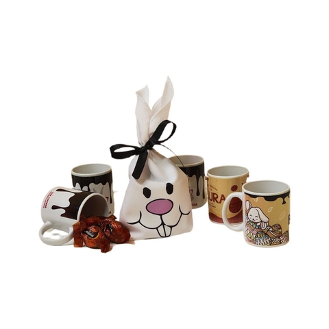 Saquinho + caneca personalizada Lembrancinha para Páscoa