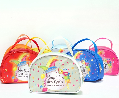 Nécessaire meia lua no tema Bloquinho de Carnaval para lembrancinha