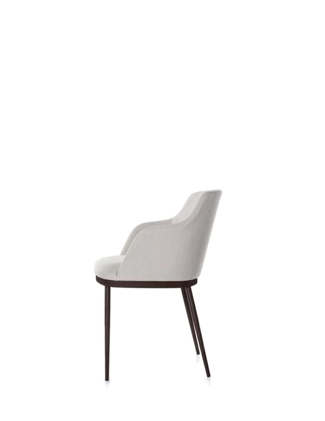 Cadeira Garne Slim com Braços - Pés Epóxi Fosco Negros Mittisa na Club Mobili