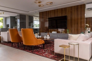 Poltrona Stela Drapeada M.ttisa Veludo e Suéde