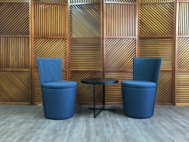 Poltrona Petite na internet