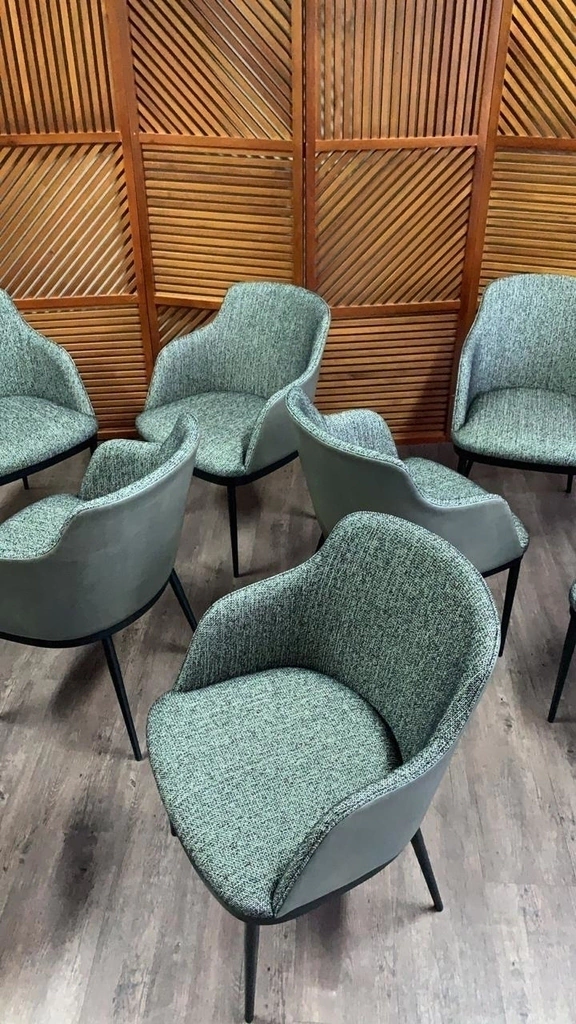 Cadeira Garne Slim Braço M.ttisa