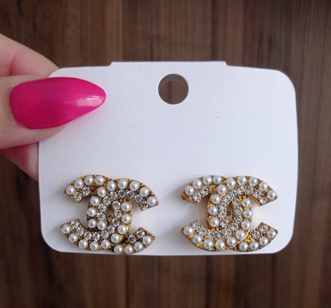 Brinco CC pérolas e strass