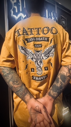 Remera mostaza "Tattoo till death" - comprar online
