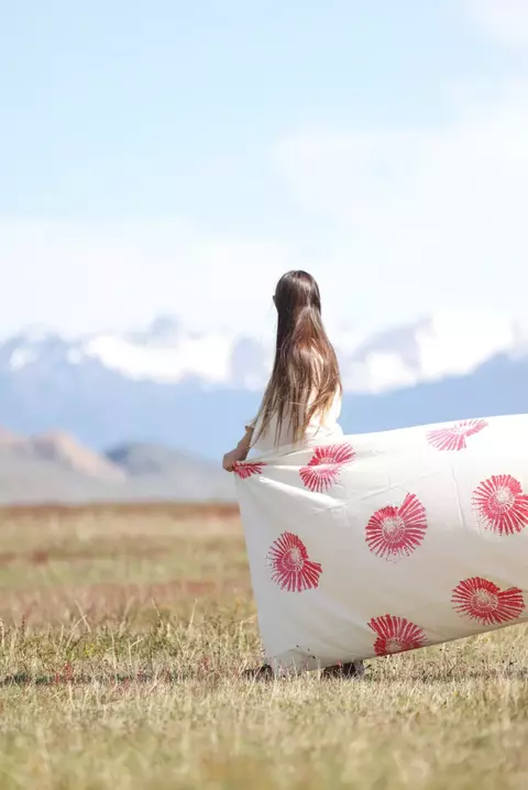 Mantel caracoles rojo y rosa