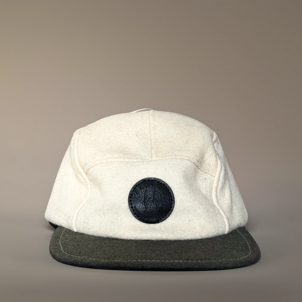 Gorra 5 paneles crudo y verde