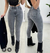 Calça jeans grafite black com bolsinho melinda na internet