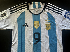 Camiseta Argentina Titular 2023 HeatRdy Julian Alvarez con parche de campeon y eliminatorias 2026 - Janisal Deportes