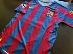 Camiseta RETRO Barcelona Titular 2005/06 Ronaldinho - Janisal Deportes