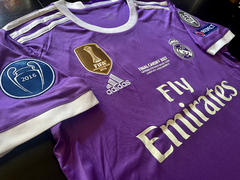 Imagen de Camiseta RETRO Real Madrid Suplente 2016/17 Violeta C. Ronaldo