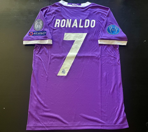Camiseta RETRO Real Madrid Suplente 2016/17 Violeta C. Ronaldo