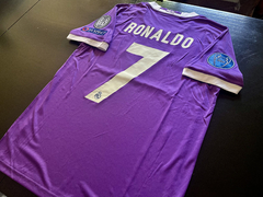 Camiseta RETRO Real Madrid Suplente 2016/17 Violeta C. Ronaldo