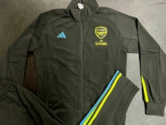 Conjunto Arsenal Negro 2023/24 en internet