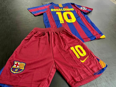 Kit de Niños Retro Barcelona Titular Ronaldinho 2005/06