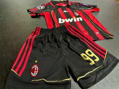 Kit de Niños Retro Milan Titular Ronaldo 2006/07 - Janisal Deportes