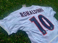 Imagen de Camiseta RETRO PSG Suplente Blanca Ronaldinho 2002/03