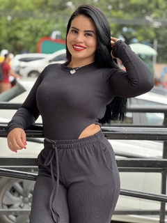 CONJUNTO COM BODY CAVADO PRETO - comprar online