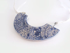 Dije Mixteca semicircular azul cobalto mate en internet