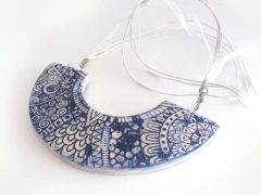 Dije Mixteca semicircular azul cobalto mate