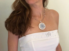 Dije Armonía en gargantilla con piedras y plata - comprar online