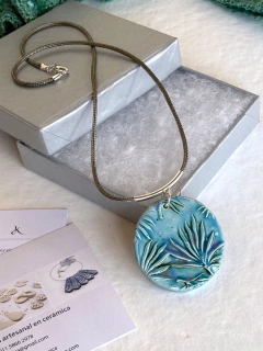 Dije Algas aguamarina en cordón de hilo - tienda online