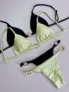 Biquíni Cortininha com Argolas – Estilo e Charme na internet