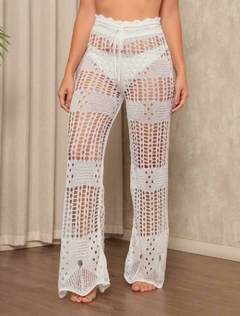 Calça Saída de Praia em Crochê Branca – Elegância e Conforto