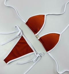 Biquíni Cortininha Texturizado com Detalhe Dourado – Único e Colorido na internet