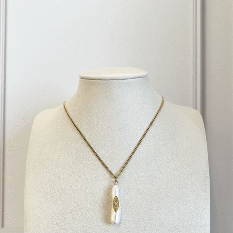 COLLAR DIJE PERLA LARGA CON ZIRCONIA