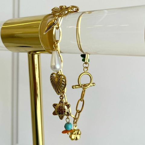 PULSERA ESLABON VARIOS DIJES CON BROCHE