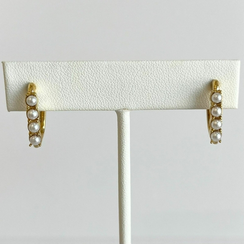 ARETE HOOP CUADRADA TIRA PERLAS