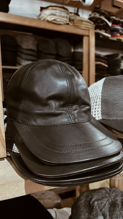 gorra cuero F1 en internet