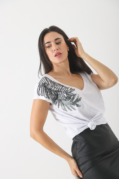 Remera bordada hojas - comprar online