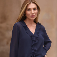 BLUSA DECOTE V COM JABOTS E ABOTOAMENTO - Jennyfer Modas