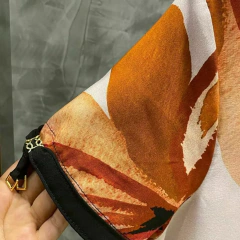 BLUSA VISCOSE DETALHE DOURADO na internet