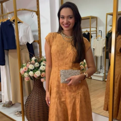 VESTIDO BORDADO COM CINTO na internet