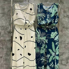 CONJUNTO ESTAMPADO BLUSA E CALCA RENDA LATERAL na internet